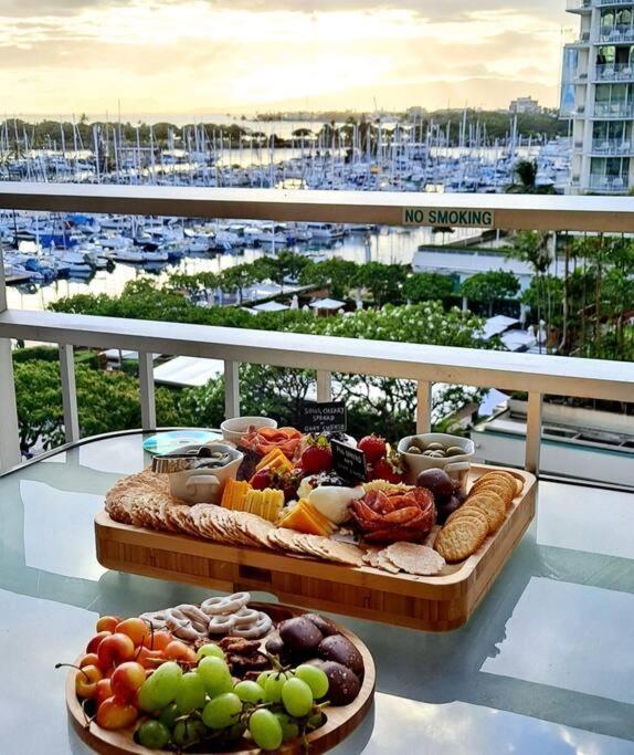 Ilikai Hotel Condo With Kitchen And Ocean View Гонолулу Экстерьер фото