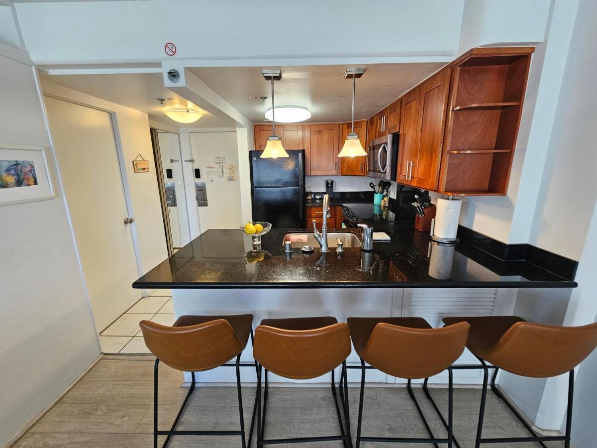 Ilikai Hotel Condo With Kitchen And Ocean View Гонолулу Экстерьер фото